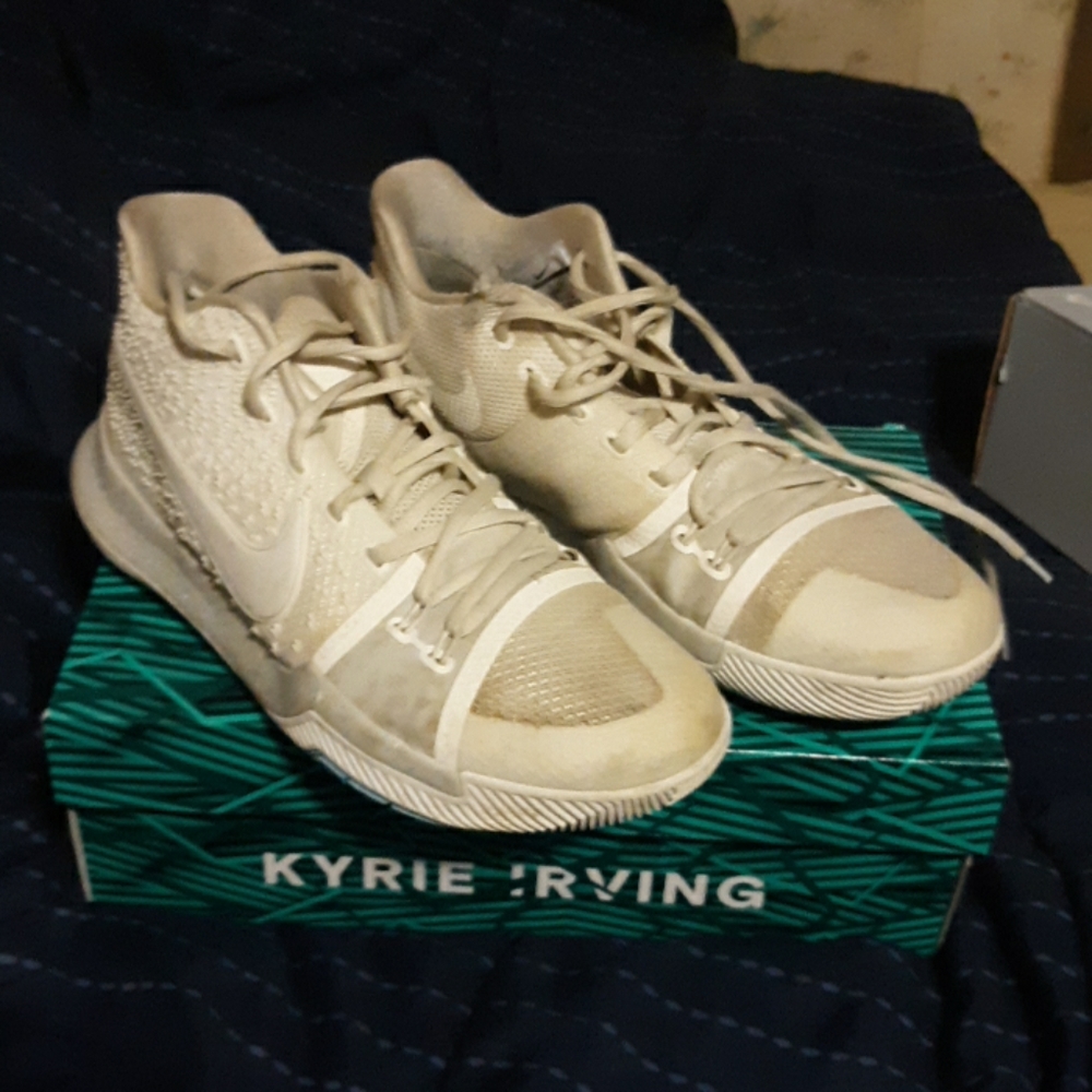 Kyrie 3 white